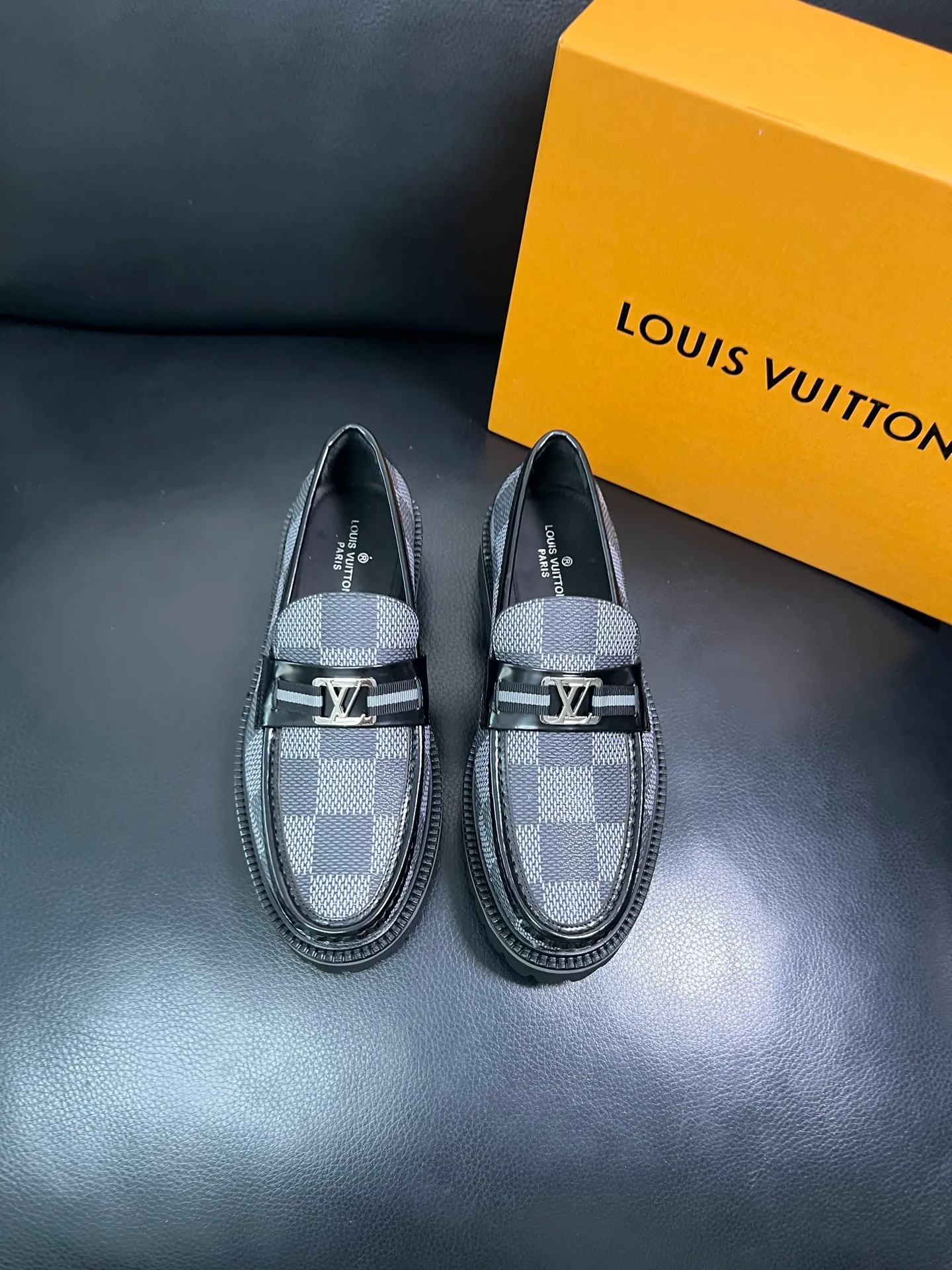 Men's shoes 💰780 Lv top purchasing Louis Vuitton leather shoes counter synchronization, uppers imported from Italy, imported water-dyed cowhide lining, soles: original soles specially provided by the original factory, original factory follow-up goods, high quality, welcome to compare, code number 38-44 (customized 45) 85842